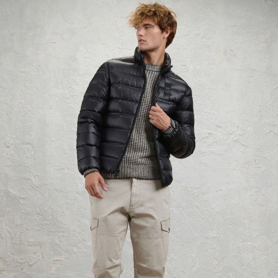 Blauer Belmont Puffer Schwarz