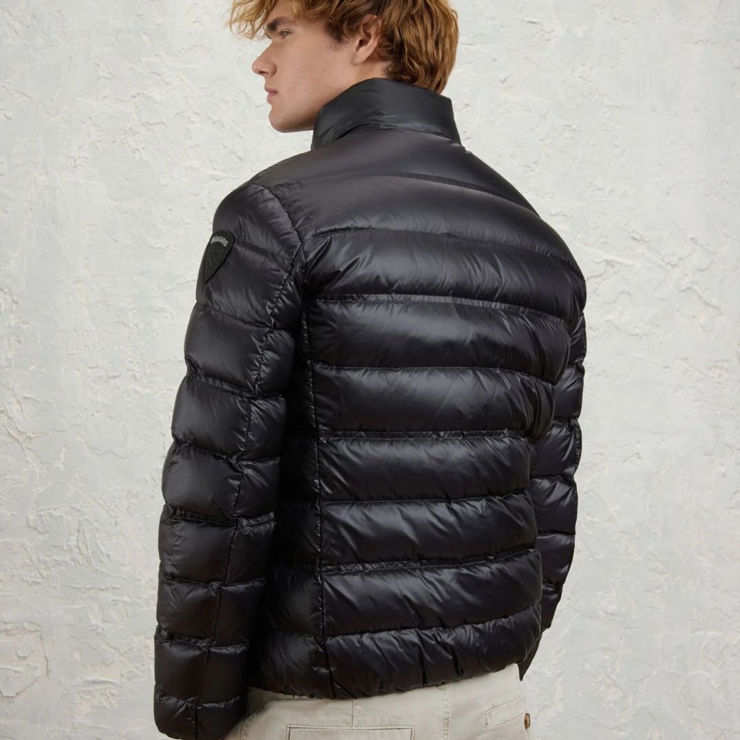 Blauer Belmont Puffer Schwarz