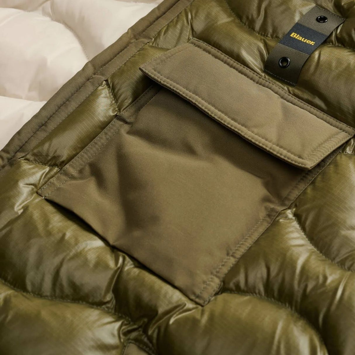 Blauer Bryant Jacke Dunkelgrün
