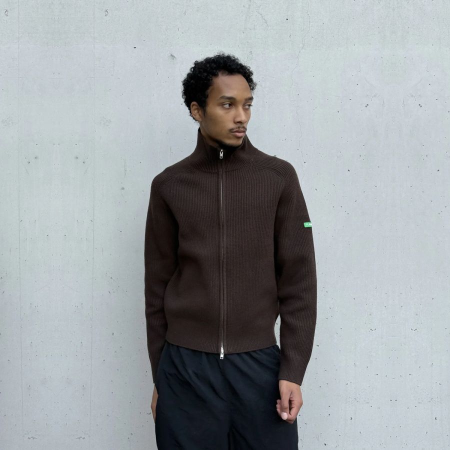Flâneur Badge Knit Cardigan Braun