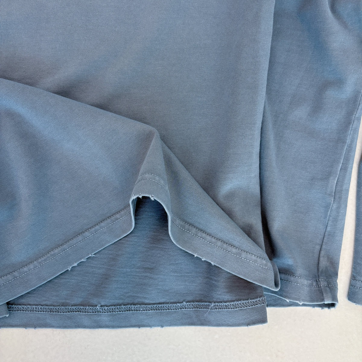 Flâneur Blurred Logo Longsleeve T-shirt Hellblau