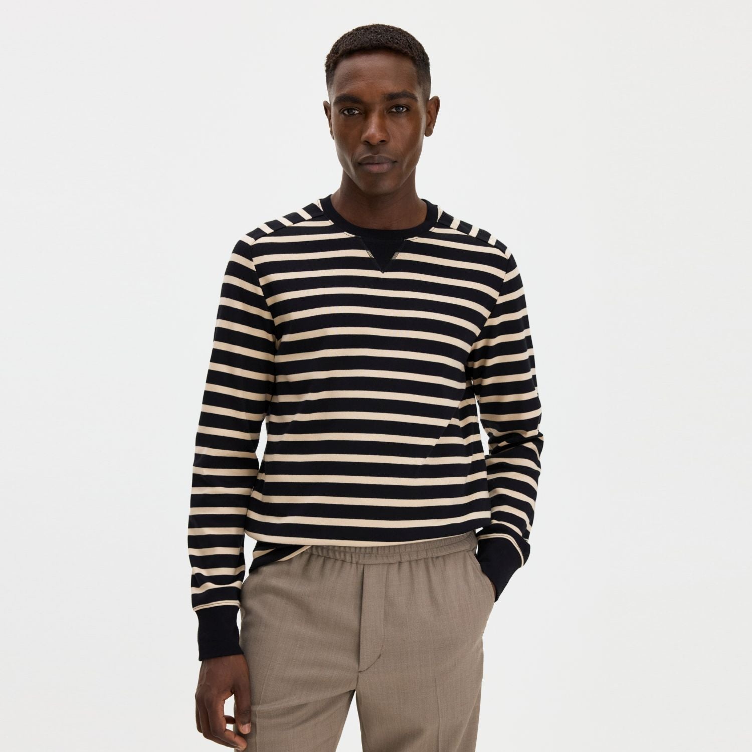 Filippa K Hammer Sleeve Pullover Beige/Schwarz
