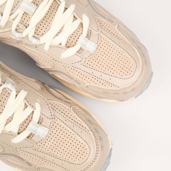 Mercer Amsterdam The Re-Run Perforated Sneaker Beige