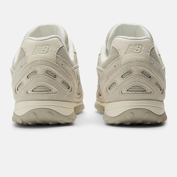 New Balance 204L Sneaker Off White