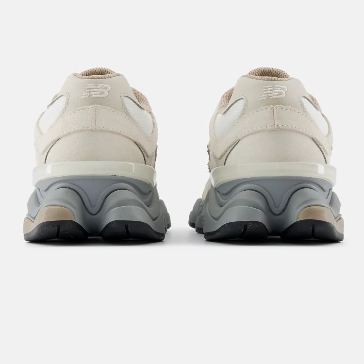 New Balance 9060 Sneaker Beige/Grau