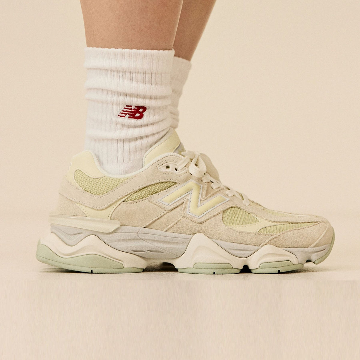 New Balance 9060 Sneaker Hellgelb