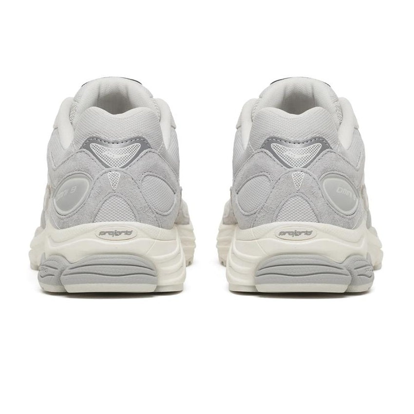 Saucony Progrid Omni 9 Suede-Sneaker Offwhite