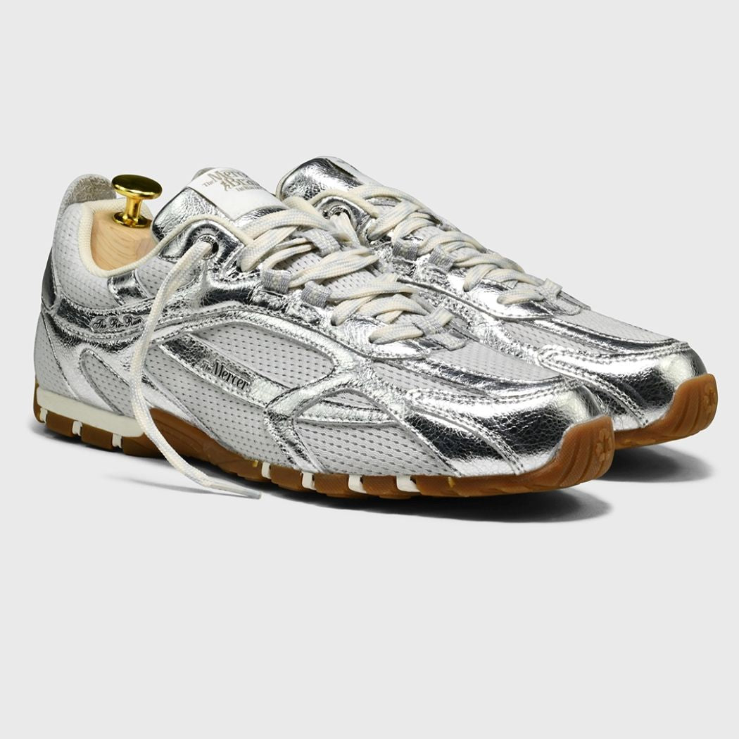 The Mercer Brand The Re-Run Drive Metallic Sneaker Silber