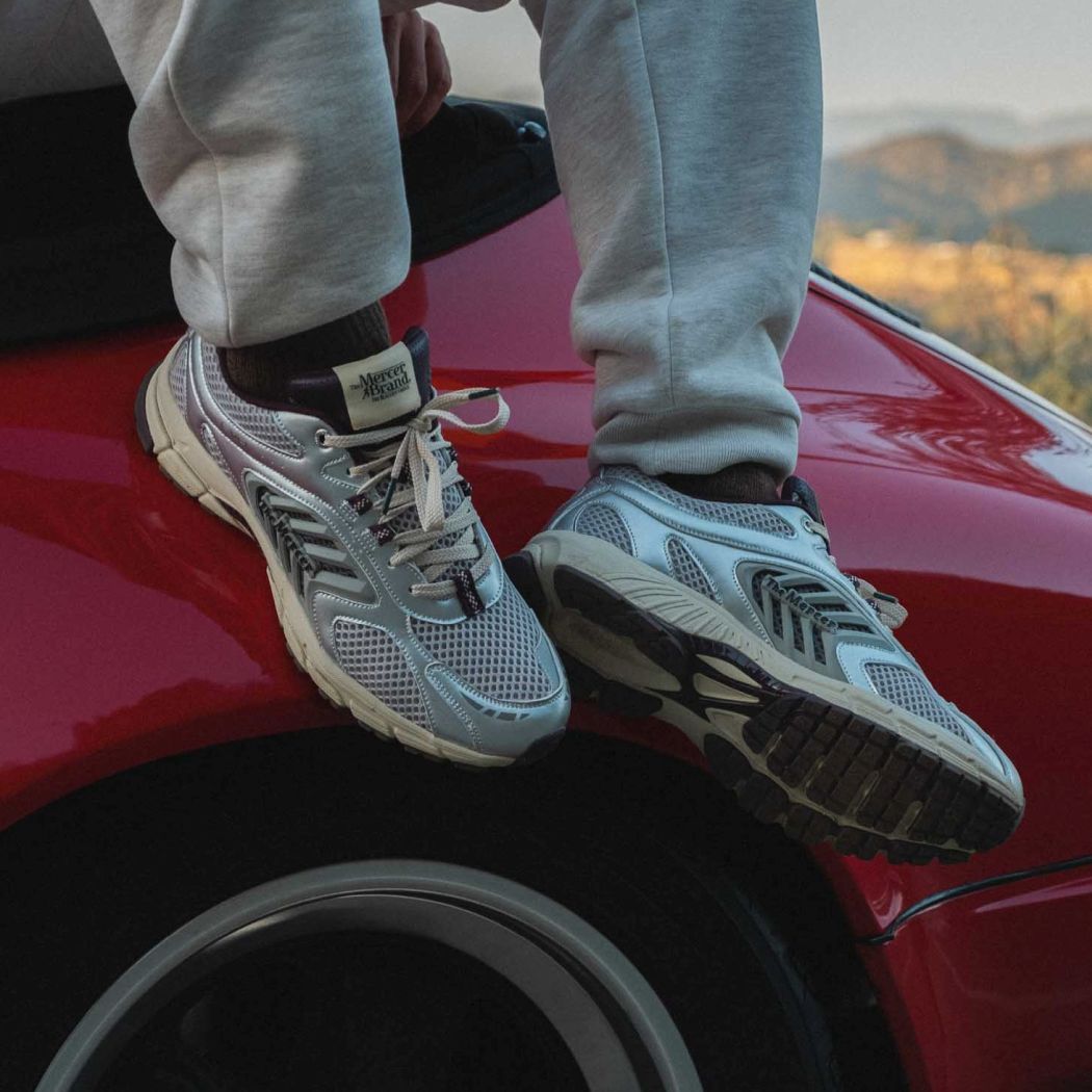 The Mercer Brand The Re-Run EVO Silver Sneaker Silber/Rot
