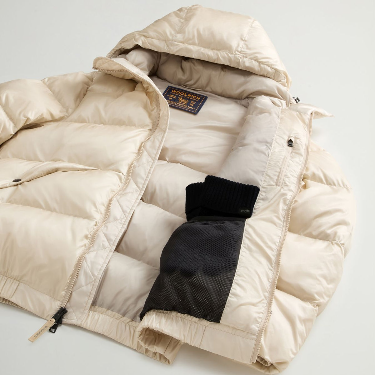 Woolrich Pertex Puffer Beige